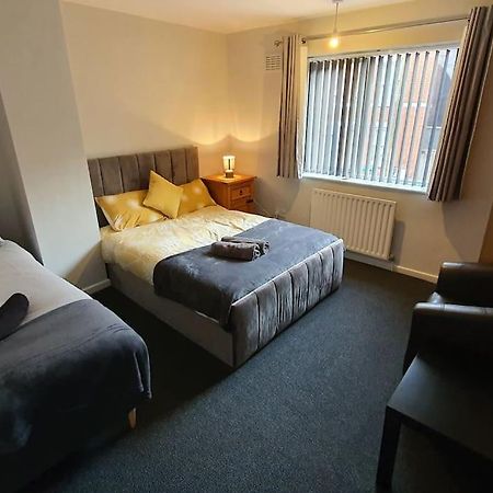 Contractors-City Centre-Parking-Sleeps 9 -Smart Tv, 2 Bathrooms! كوفنتري المظهر الخارجي الصورة