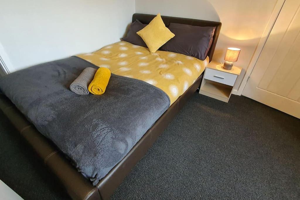 Contractors-City Centre-Parking-Sleeps 9 -Smart Tv, 2 Bathrooms! كوفنتري المظهر الخارجي الصورة