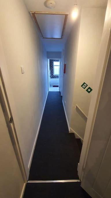 Contractors-City Centre-Parking-Sleeps 9 -Smart Tv, 2 Bathrooms! كوفنتري المظهر الخارجي الصورة