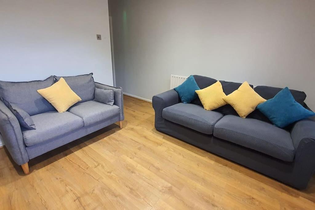 Contractors-City Centre-Parking-Sleeps 9 -Smart Tv, 2 Bathrooms! كوفنتري المظهر الخارجي الصورة